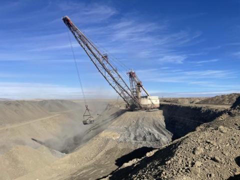 A dragline exposes coal at the Navajo Mine complex, Navajo Nation, Farmington, New Mexico. Photo courtesy of Navajo Transitional Energy Company.